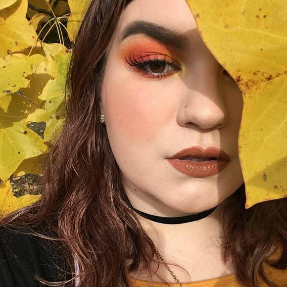 Meet your Posher, Helen - Picture 1 of 1